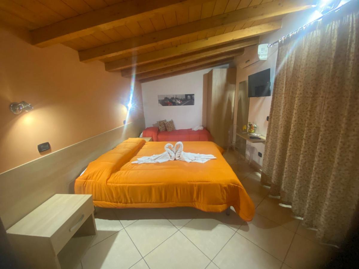 Hotel Mandanici :Borgo Marsalini Barcellona-Pozzo di Gotto Exteriér fotografie